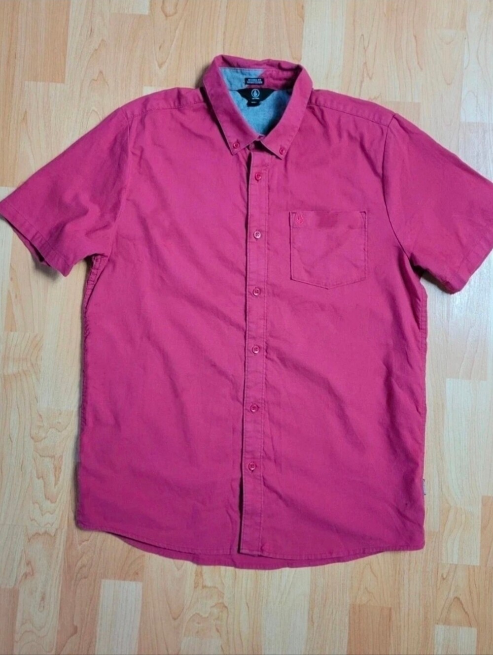 Volcom short sleeve button down shirt